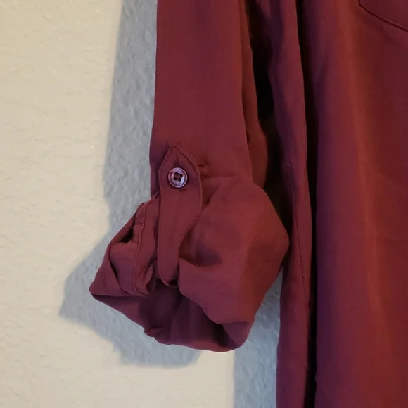 Magellan Outdoors Red Cuffed Sleeve Blouse with Notched Collar - Picture 4 of 8